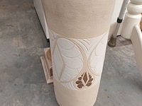 Lot 69 - paraplubak, zuil en bloempot - afbeelding 2 van  4