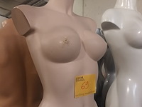 Lot 69 - paspop vrouw torso - afbeelding 2 van  2