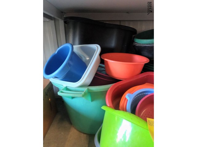Lot 69 - plastiek huisraad. 20 stuks - afbeelding 2 van  4