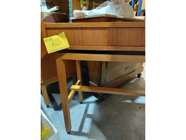 Lot 69 - retro schrijftafel mid-century modern - afbeelding 2 van  5