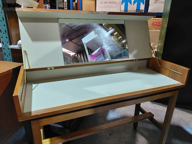Lot 69 - retro schrijftafel mid-century modern - afbeelding 4 van  5