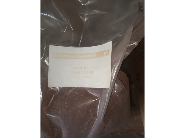 Lot 69 - rookmot quebracho 1 kg. 14 stuks - afbeelding 2 van  3