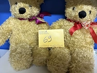 Lot 69 - set klassieke pluche teddyberen