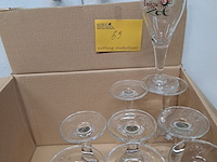 Lot 69 - sportzot glazen - afbeelding 1 van  1