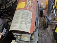 Lot 69 - verwarminstoestel op petrol, merk sial