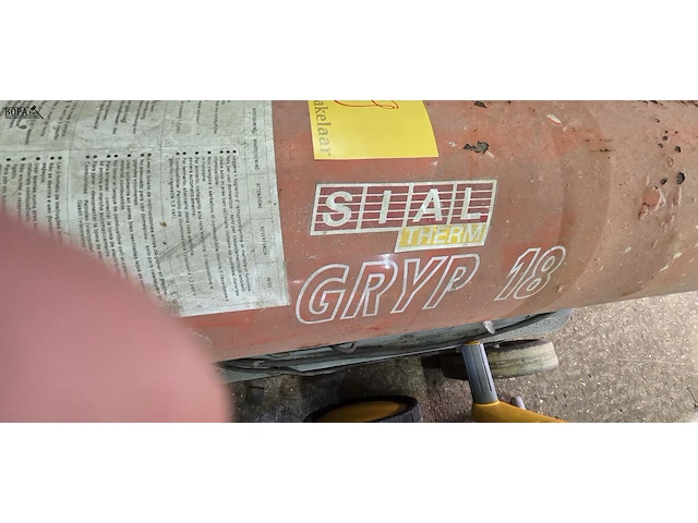 Lot 69 - verwarminstoestel op petrol, merk sial - afbeelding 4 van  6