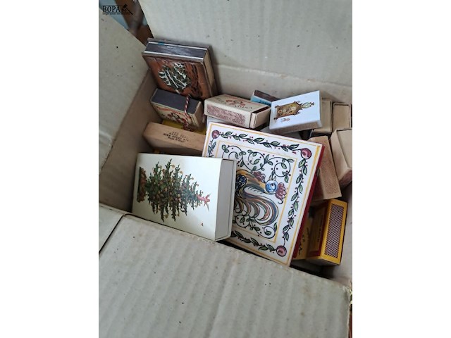Lot 69 - verzameling vintage rookaccessoires: oude luciferdoosjes, si - afbeelding 3 van  4