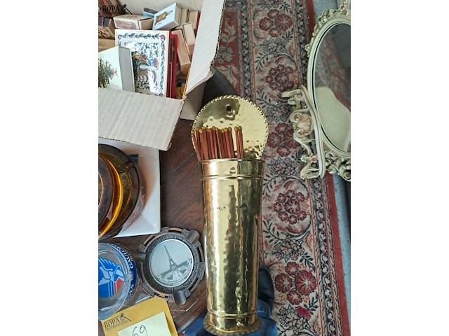 Lot 69 - verzameling vintage rookaccessoires: oude luciferdoosjes, si - afbeelding 4 van  4