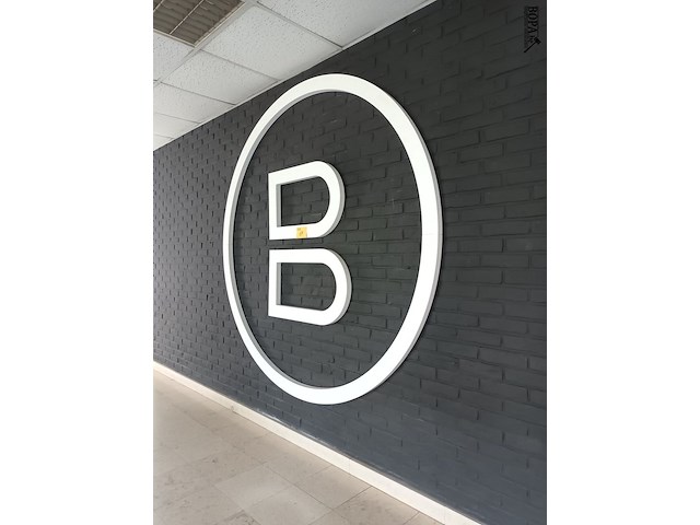 Lot 69 - wanddecoratie - afbeelding 1 van  3