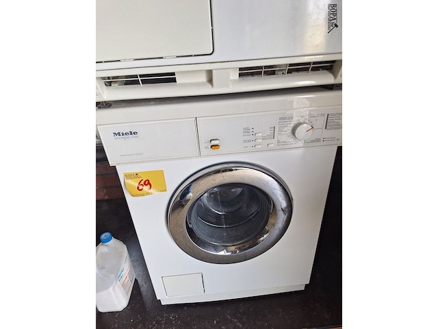 Lot 69 - wasmachine miele - afbeelding 1 van  4