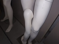 Lot 69 - witte paspop man en vrouw - afbeelding 3 van  5