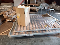 Lot 691 - lattenbodems en onderdelen - afbeelding 1 van  6