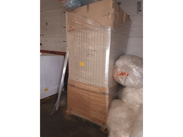 Lot 692 - kartonnen beschermhoeken. 3 pakken - afbeelding 1 van  1