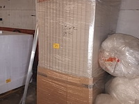Lot 692 - kartonnen beschermhoeken. 3 pakken - afbeelding 1 van  1