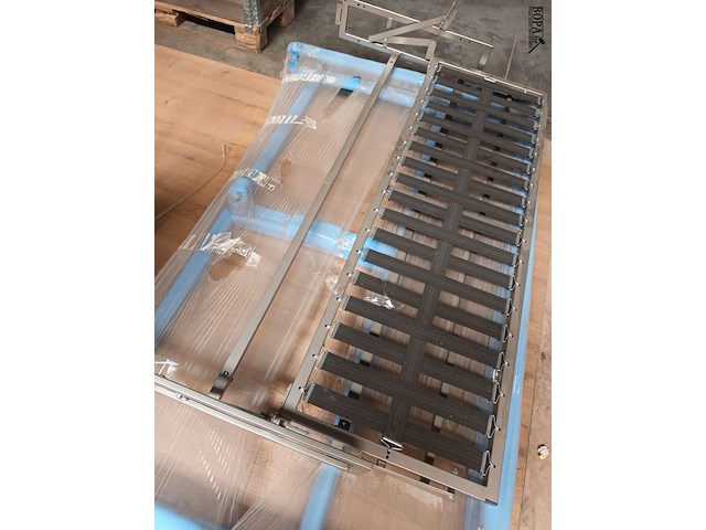 Lot 693 - onderdelen voor sofa’s - afbeelding 4 van  4
