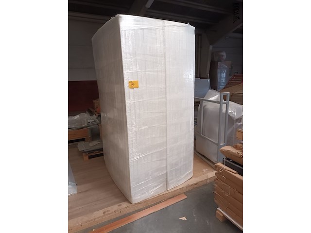 Lot 694 - isomo verpakkingmateriaal. 3 pakken - afbeelding 1 van  4