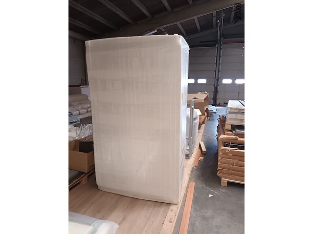 Lot 694 - isomo verpakkingmateriaal. 3 pakken - afbeelding 2 van  4