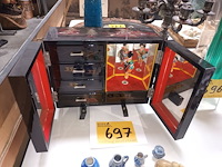 Lot 697 - juwelenkistje - afbeelding 2 van  3