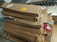 Lot 697 - palletrand en onderdelen voor bedden - afbeelding 3 van  5