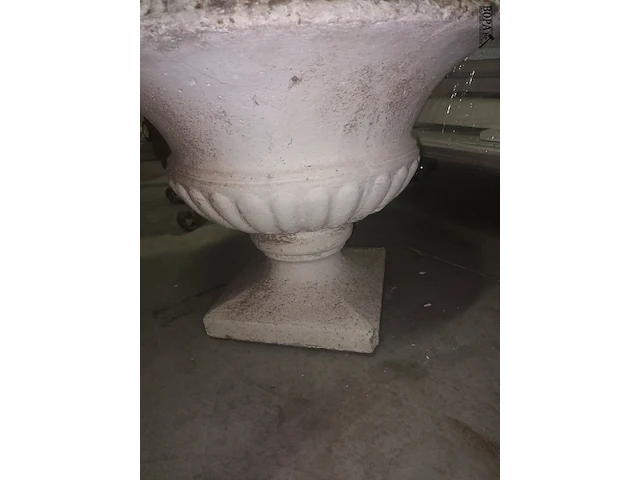 Lot 7 - betonnen tuinschaal - afbeelding 2 van  3
