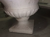 Lot 7 - betonnen tuinschaal - afbeelding 2 van  3