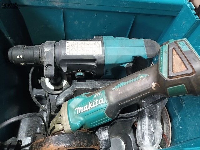 Lot 7 - boormachine en haakse slijper makita - afbeelding 3 van  6