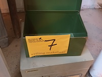 Lot 7 - brocante metalen koffertjes. 2 stuks