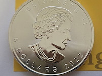 Lot 7 - canada silver maple leaf 2022 – 2 x 5 dollars - afbeelding 2 van  3