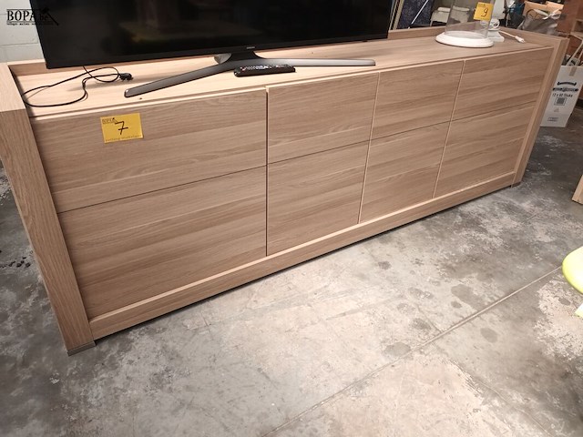 Lot 7 - dressoir kast - afbeelding 1 van  3