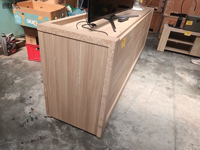 Lot 7 - dressoir kast - afbeelding 2 van  3