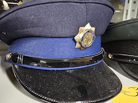 Lot 7 - dubai 2 kepies - afbeelding 2 van  3