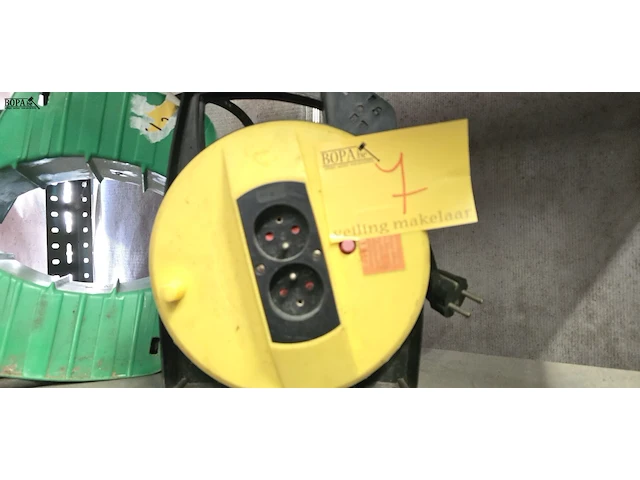 Lot 7 - elektrische haspels 2 stuks - afbeelding 2 van  3