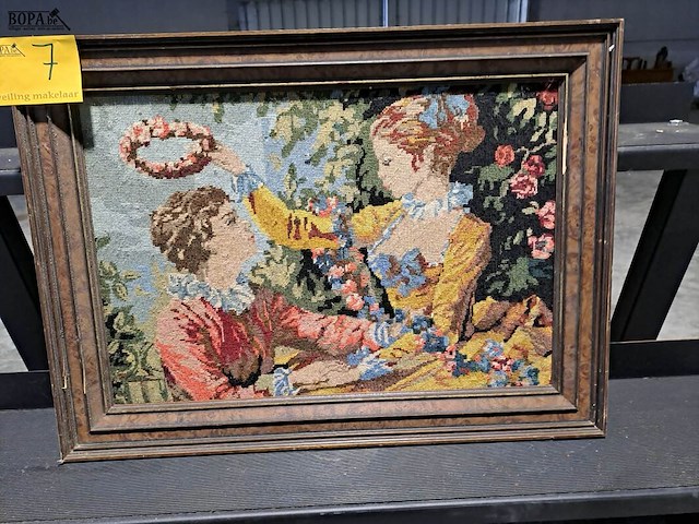 Lot 7 - geborduurd schilderij - romantische scene - afbeelding 1 van  2