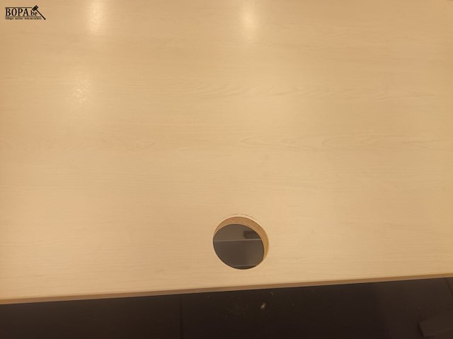Lot 7 - in hoogte verstelbare tafel - afbeelding 3 van  3