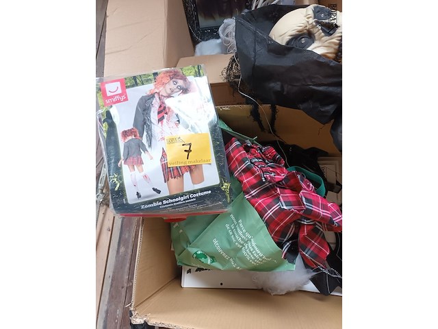 Lot 7 - lot halloween decoratie - afbeelding 1 van  6