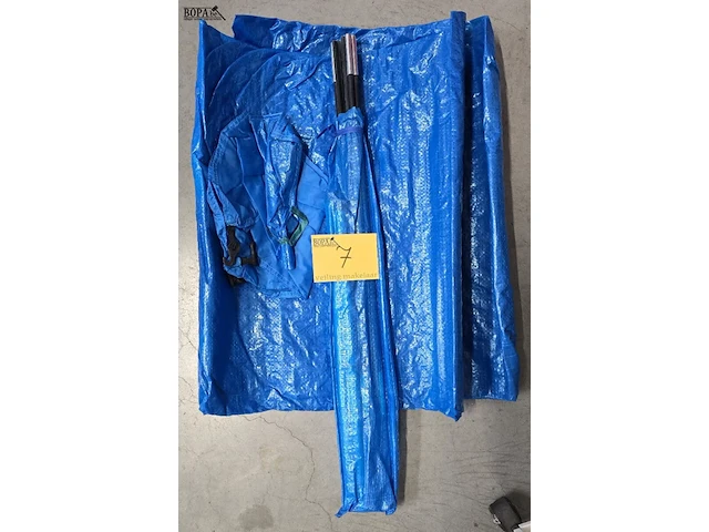 Lot 7 - lot kampeermateriaal - afbeelding 2 van  2