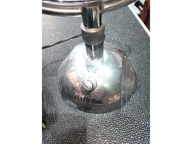 Lot 7 - make-up spiegel met lamp babyliss - afbeelding 3 van  4