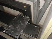 Lot 7 - metalen tafelpoten trapezium. 4 stuks - afbeelding 3 van  3