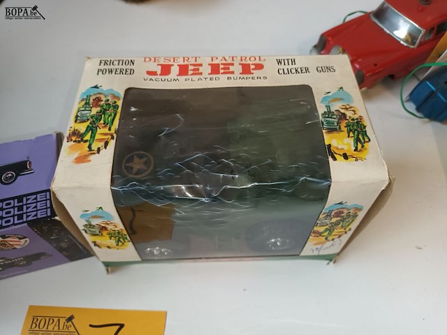 Lot 7 - polizei auto en jeep jimson. 2 stuks - afbeelding 3 van  10