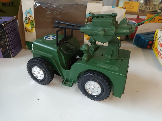 Lot 7 - polizei auto en jeep jimson. 2 stuks - afbeelding 4 van  10