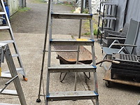 Lot 7 - trapladder 7 treden - afbeelding 1 van  4