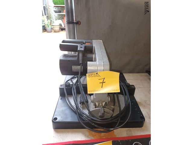 Lot 7 - verstekzaagmachine black - afbeelding 1 van  4