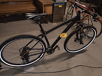 Lot 7 - zwarte mountainbike ktm