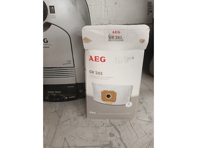 Lot 70 - aeg stofzuiger - afbeelding 3 van  4