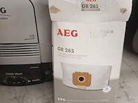 Lot 70 - aeg stofzuiger - afbeelding 3 van  4