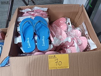 Lot 70 - badslippers - afbeelding 1 van  3