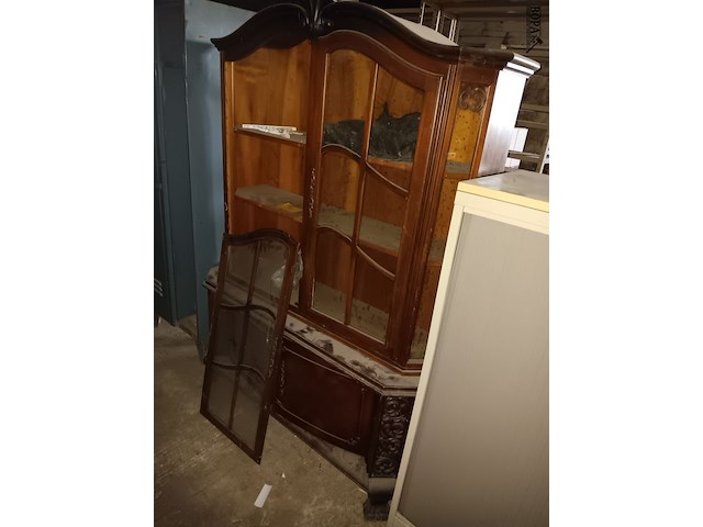 Lot 70 - buffetkast - afbeelding 1 van  1