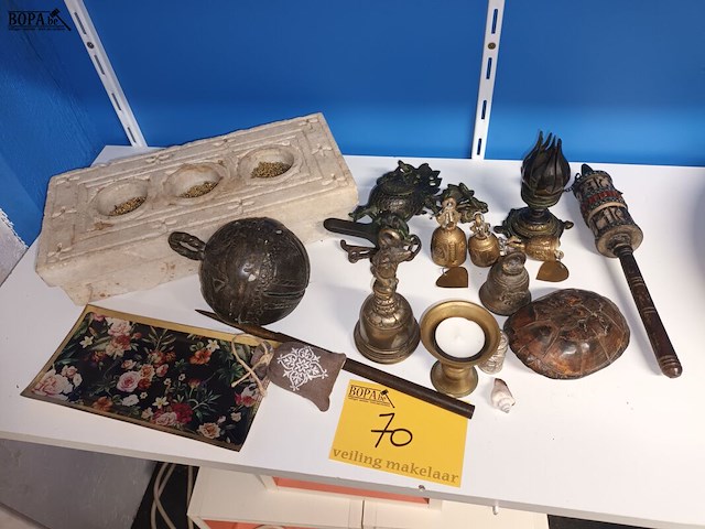 Lot 70 - decoratie en bellen. 16 stuks - afbeelding 1 van  7