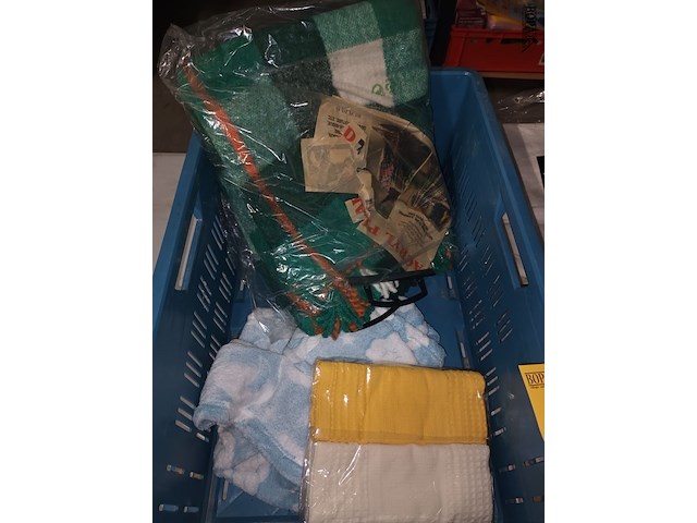 Lot 70 - divers textiel. 15 stuks - afbeelding 2 van  7