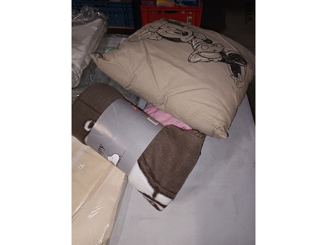 Lot 70 - divers textiel. 15 stuks - afbeelding 4 van  7